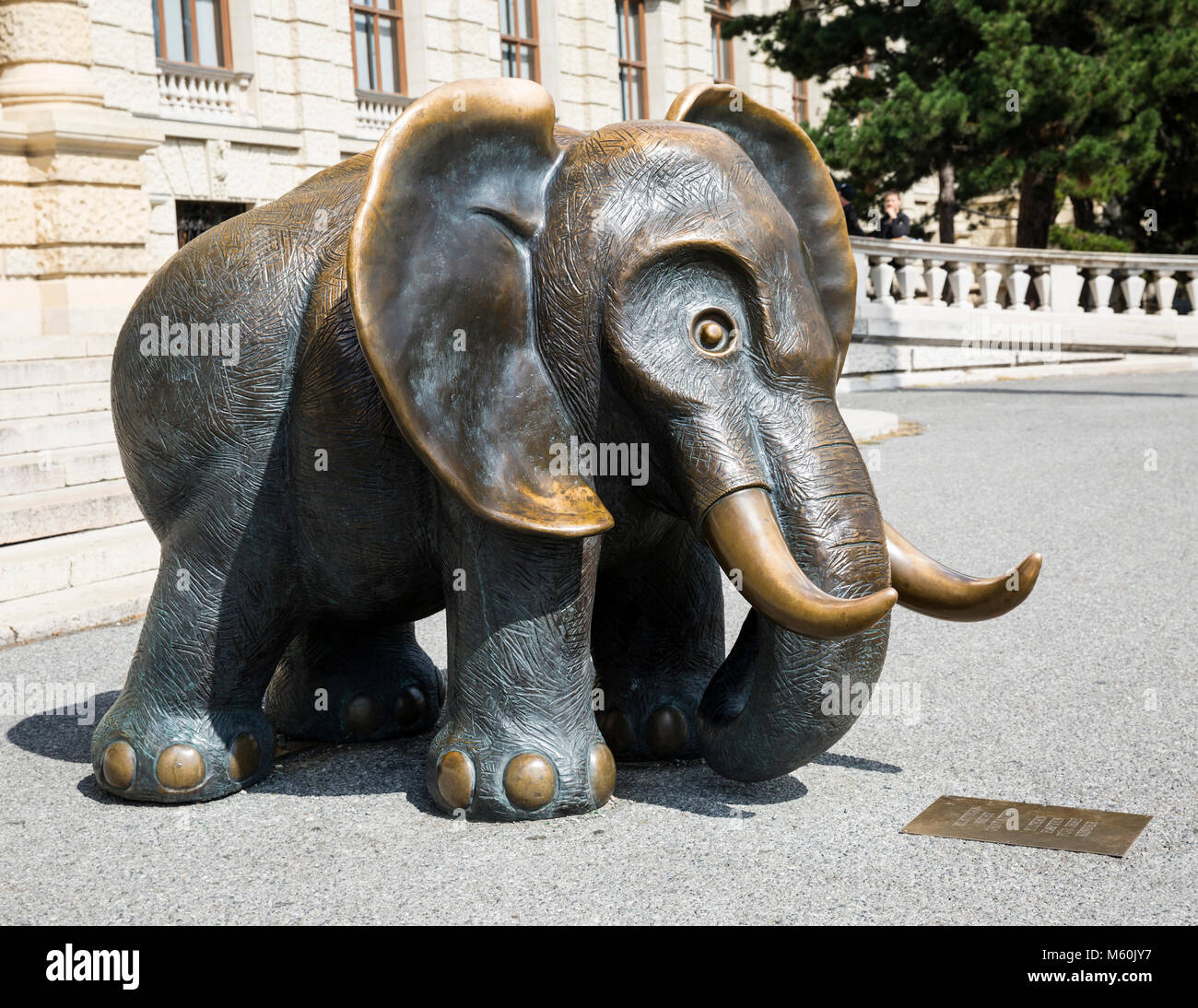 Bronze African elephant sculpture by Prof Gottfried Kumpf, Naturhistorisches (Natural History) Museum, Vienna, Austria. Stock Photo