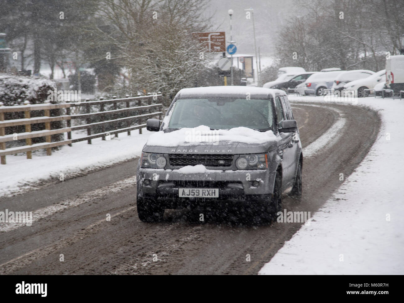 Kent. 27th Feb, 2018. UK weather  - cars drive in snowy conditions near Maidstone in Kent Credit: Matthew Richardson/Alamy Live News Stock Photo