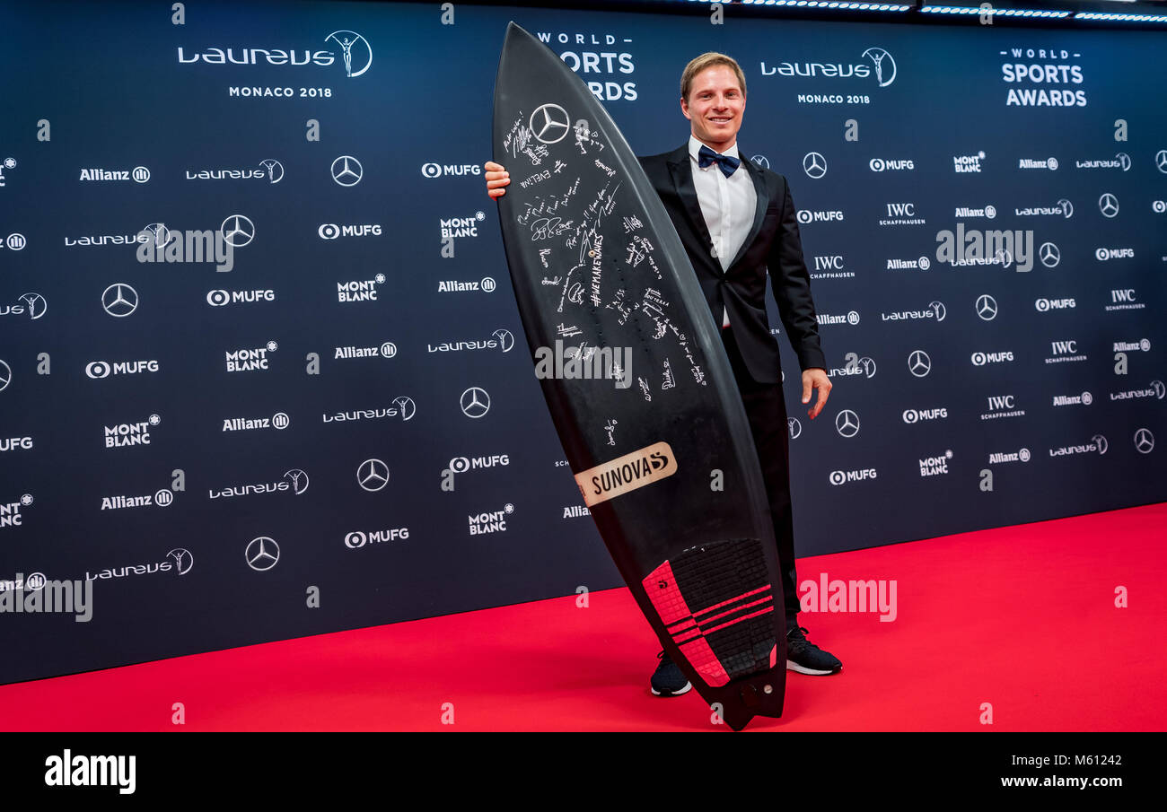 Sebastian Steudtner with Surfbrett. GES/ Allgemein/ Laureus World Sports Awards 2018