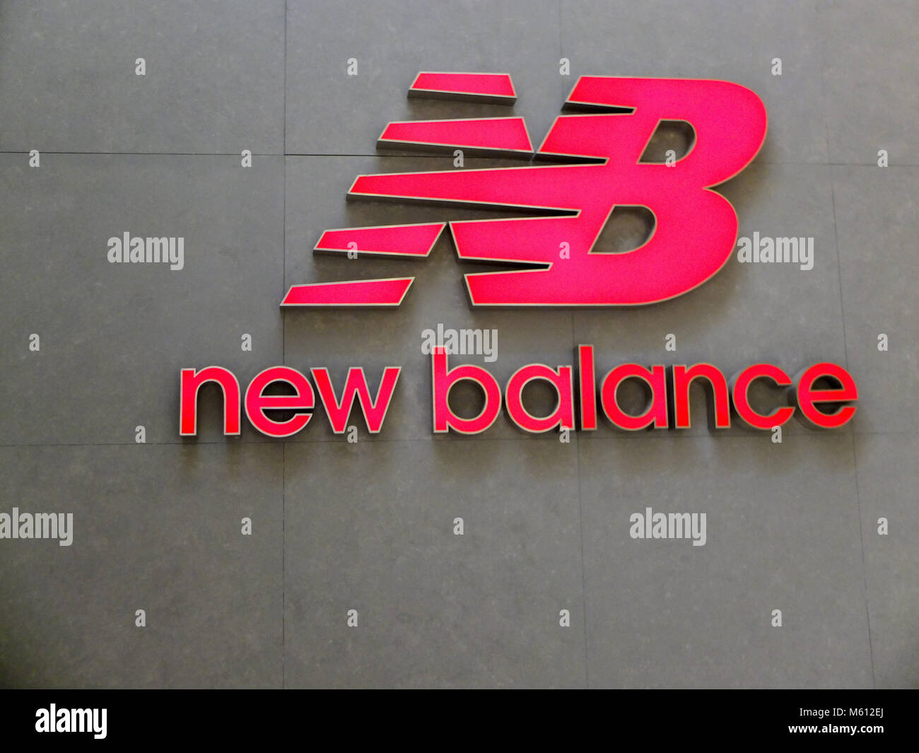 new balance sign