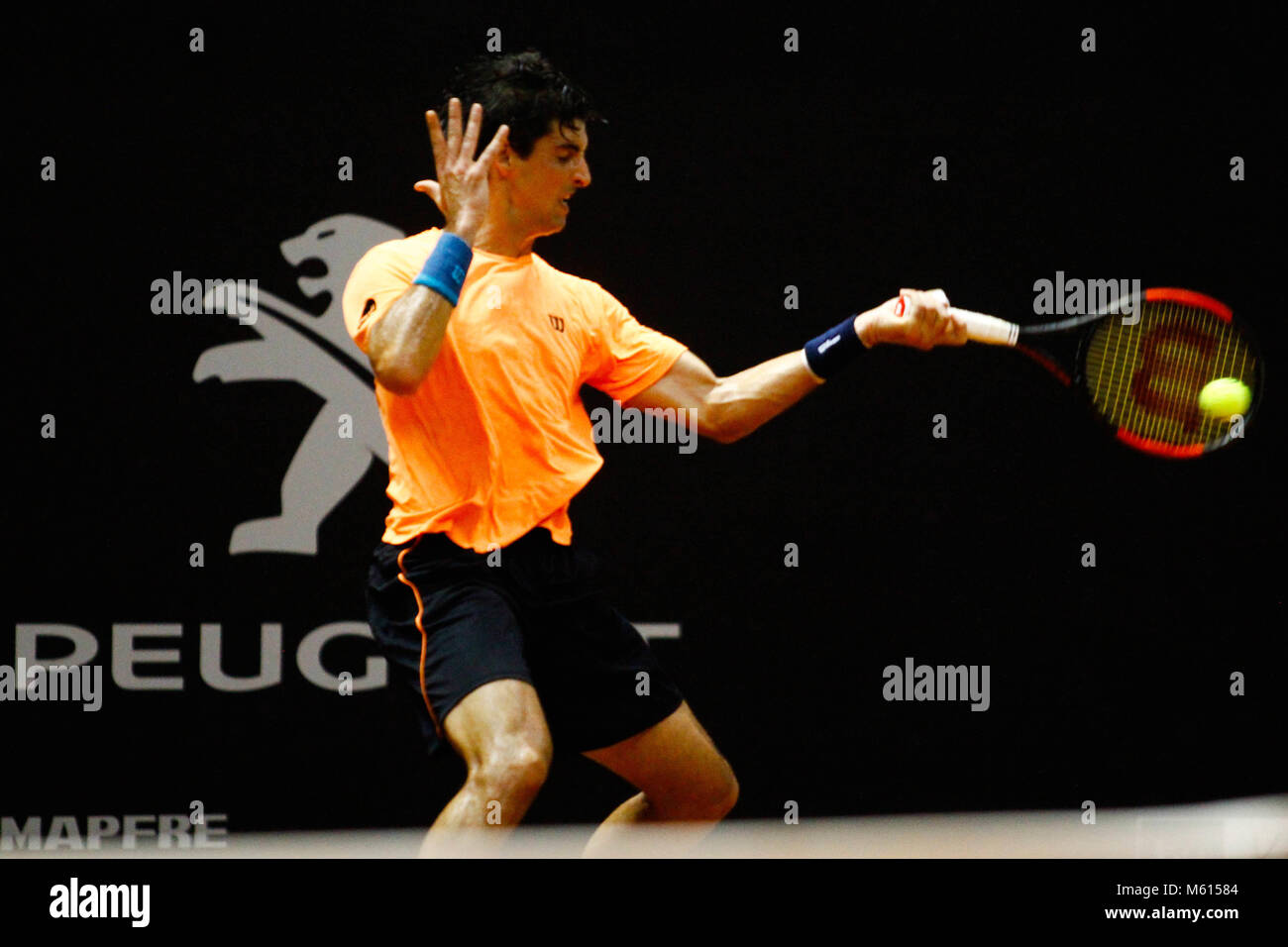 Sao Paulo, Brazil. 27th Feb, 2018.  Match between Thomaz Belucci (BRA) (orange shirt) and Horacio Zeballos (ARG), for the second day of the match at the 18th edition of the Brazil Open in São Paulo held at the Gymnasium of Ibirapuera, in the southern part of the city of São Paulo. (Photo: Aloisio Mauricio/Fotoarena) Credit: Foto Arena LTDA/Alamy Live News Stock Photo