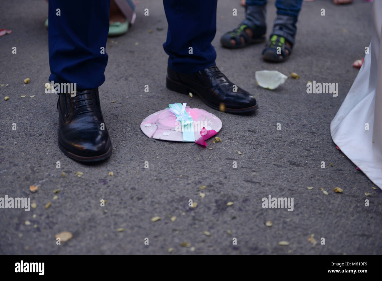 Breaking plates on wedding popular tradition Stock Photo Alamy