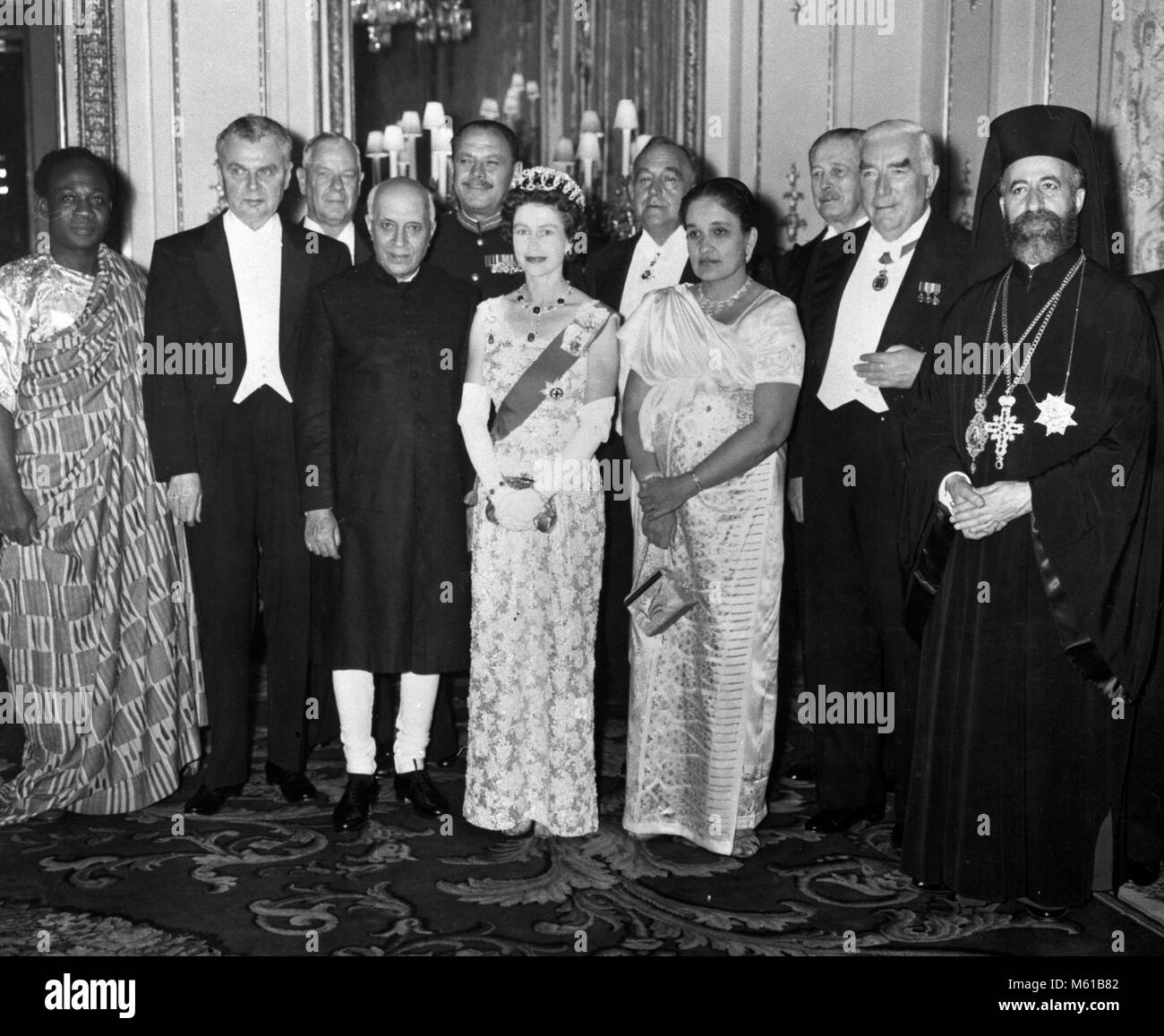 Queen Elizabeth II with the Prime Ministers and heads of state attending the Commonwealth Prime Ministers' Conference at the dinner party she gave at Buckingham Palace. With the Queen are (L-R) Dr Kwame Nkrumah (Ghana), John Diefenbaker (Canada), Dr Hendrik Verwoerd (South Africa), Jawaharlal Nehru (India), Field Marshal Muhammad Ayub Khan (Pakistan), Sir Roy Welensky (Rhodesia and Nyasaland), Mrs Sirimavo Bandaranaike (Ceylon), Harold Macmillan (Britain), Robert Menzies (Australia) and Archbishop Makarios (Cyprus). Stock Photo