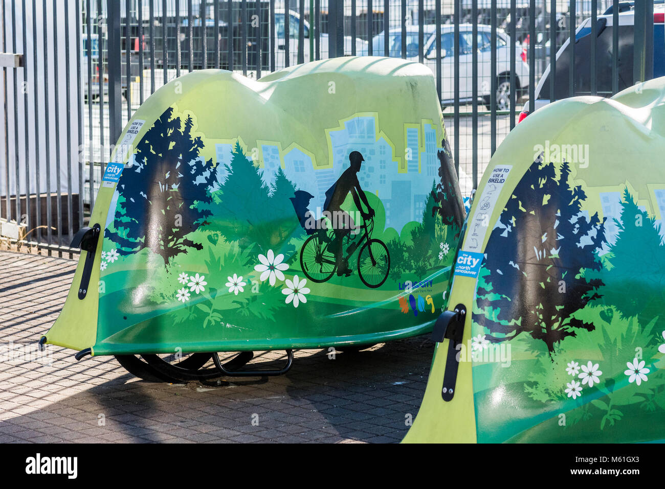 Bicycle locker hires stock photography and images Alamy