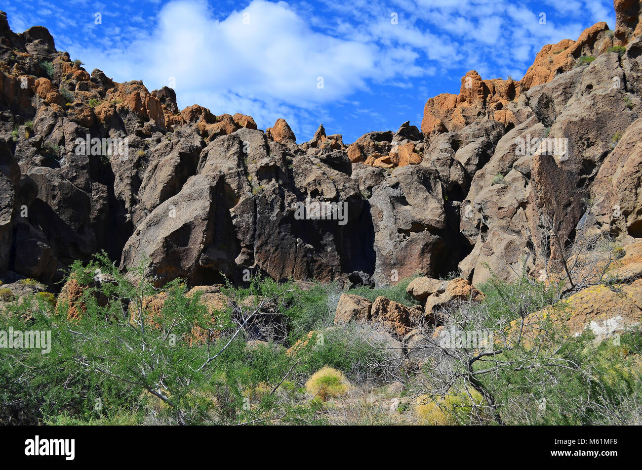 Hole in the Wall campground in the Mojave Desert in California Stock Photo