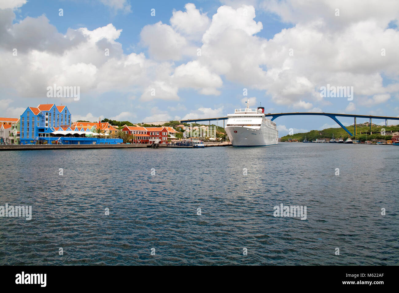 Cruise ship at Sint Anna Baai, Otrobanda district, Queen-Juliana bridge, Willemstad, Curacao, Netherlands Antilles, Caribbean Stock Photo