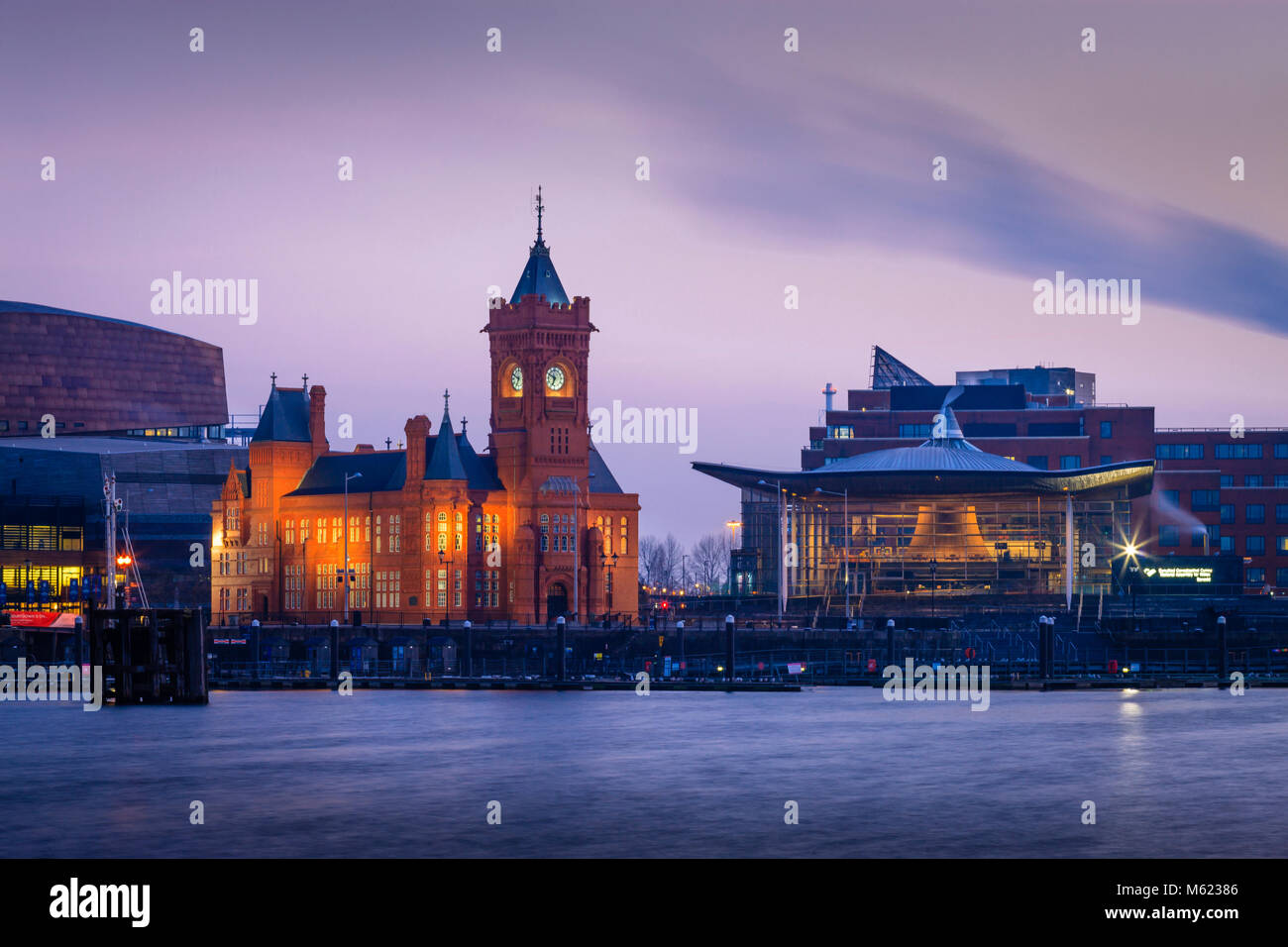 Pier House and Senedd Cardiff Bay Cardiff Wales Stock Photo Alamy