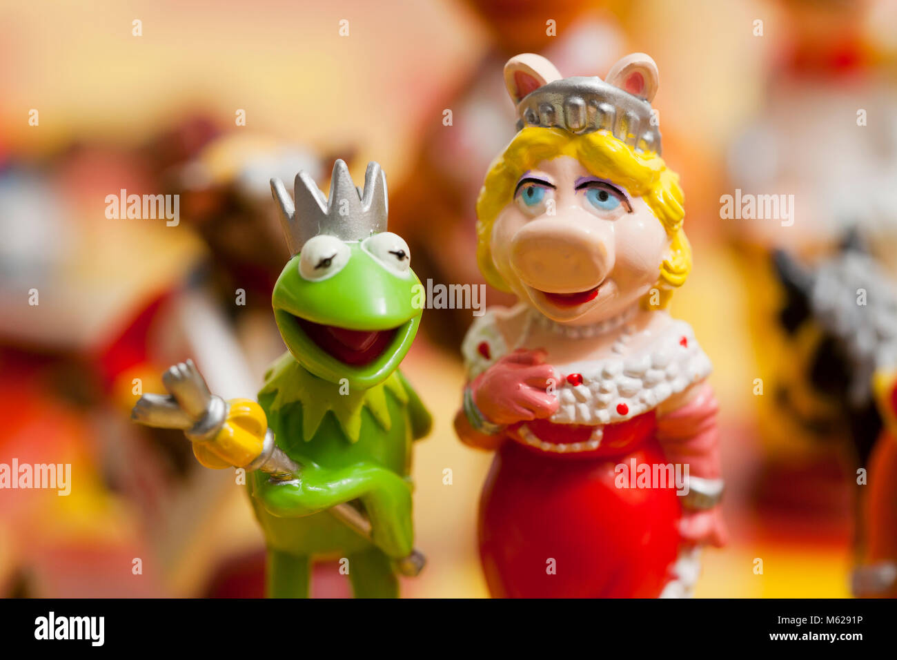 Action figures of Kermit the Frog and Miss Piggy - USA Stock Photo