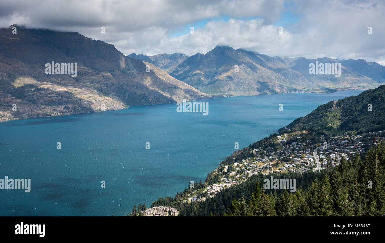 Lake wakatipu south island hi-res stock photography and images - Alamy