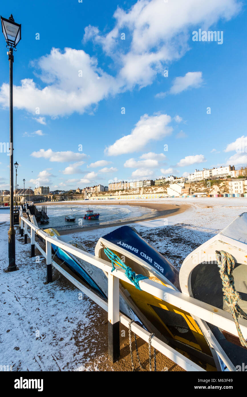 England, Broadstairs, Viking Bay beach. View along beach and the town