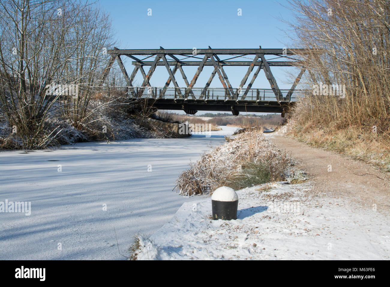 Farnborough, Hampshire, UK. 28 February 2018. UK weather Extremely low