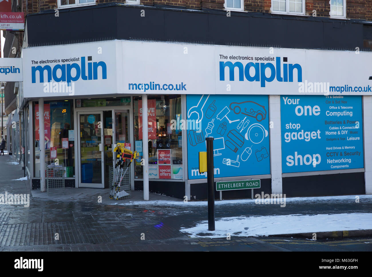 Bromley, UK, Maplin store in Bromley faces an uncertain future as Maplin has collapsed into administration putting 2,500 jobs at risk it was announced today. Credit: Keith Larby/Alamy Live News Stock Photo