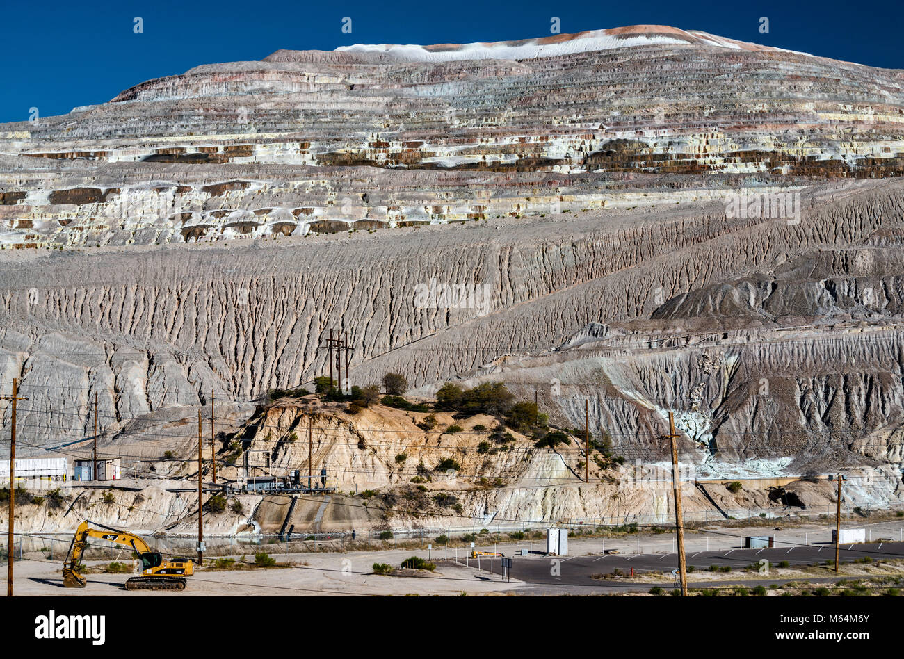 Tailings at Bluebird Copper Mine, open-pit mine operated by Freeport-McMoRan Copper & Gold, seen from Gila Pinal Scenic Road, near Miami, Arizona, USA Stock Photo