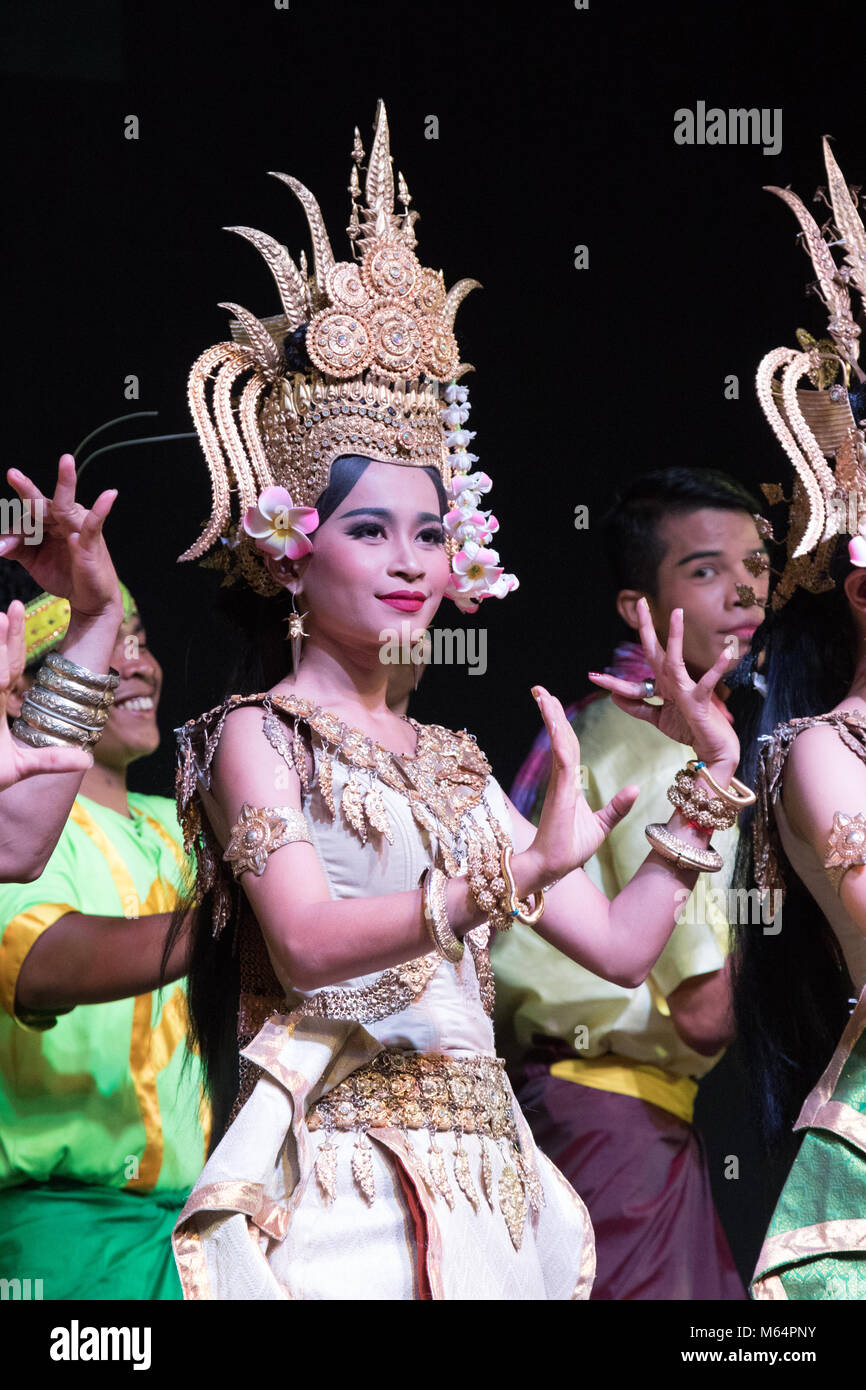 Classical Apsara dancers performing traditional Cambodia dance, Phnom Penh, Cambodia, Asia Stock Photo