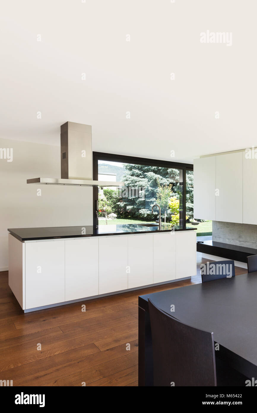 Modern villa, interior, beautiful white kitchen Stock Photo - Alamy