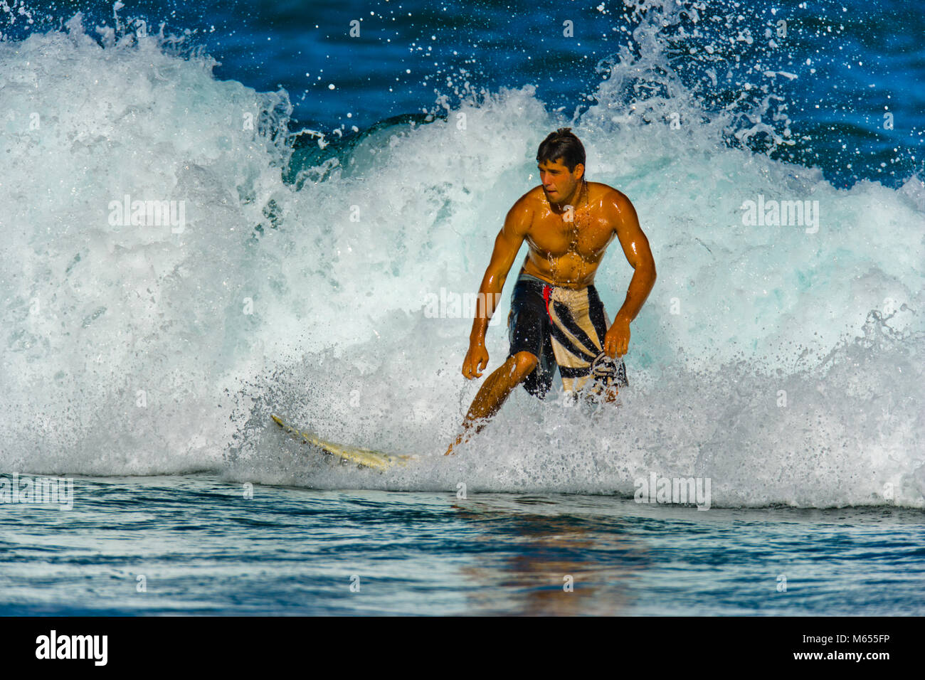 Gnarly wave hi res stock photography and images Page 5 Alamy