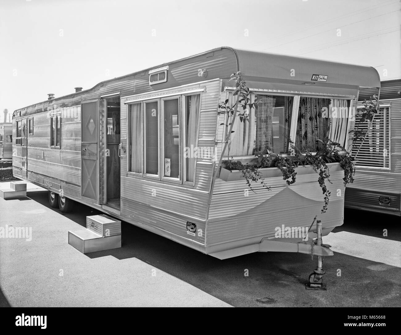 1950s mobile home park hi-res stock photography and images - Alamy