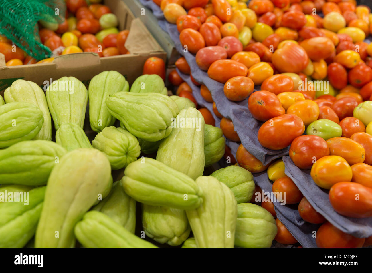 Fruit and vegetable market Stock Photo Alamy