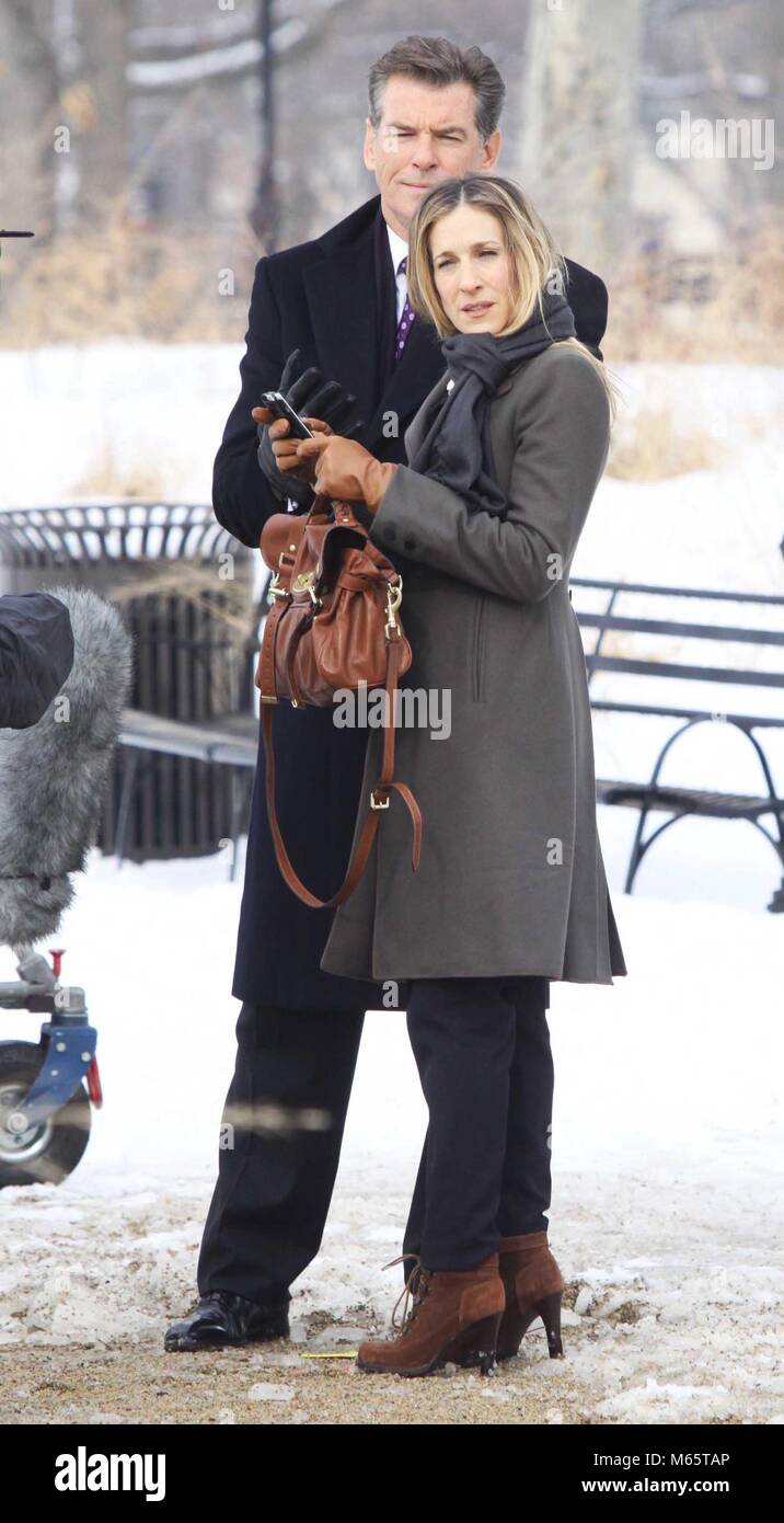 New York City 1-25-2010 FILE PHOTO SARAH JESSICA PARKER, PIERCE BROSNAN ...