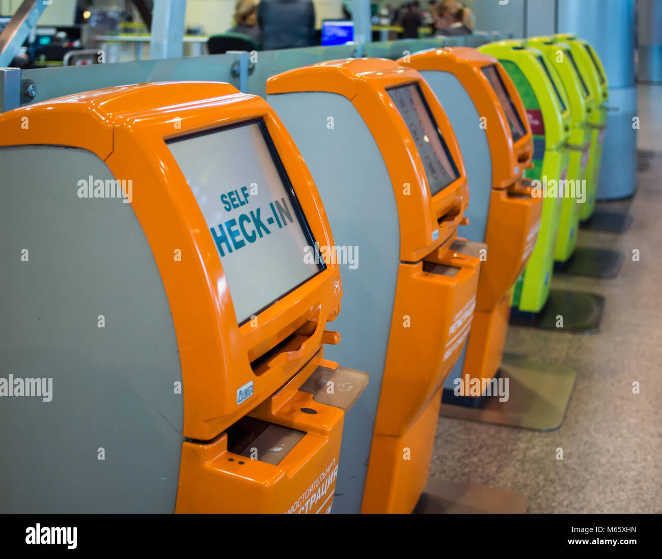 Домодедово терминал саморегистрации. Шереметьево терминал с стойки drop-off. Домодедово киоски саморегистрации s7. Стойки саморегистрации в домодедово. Киоск саморегистрации в аэропорту домодедово.