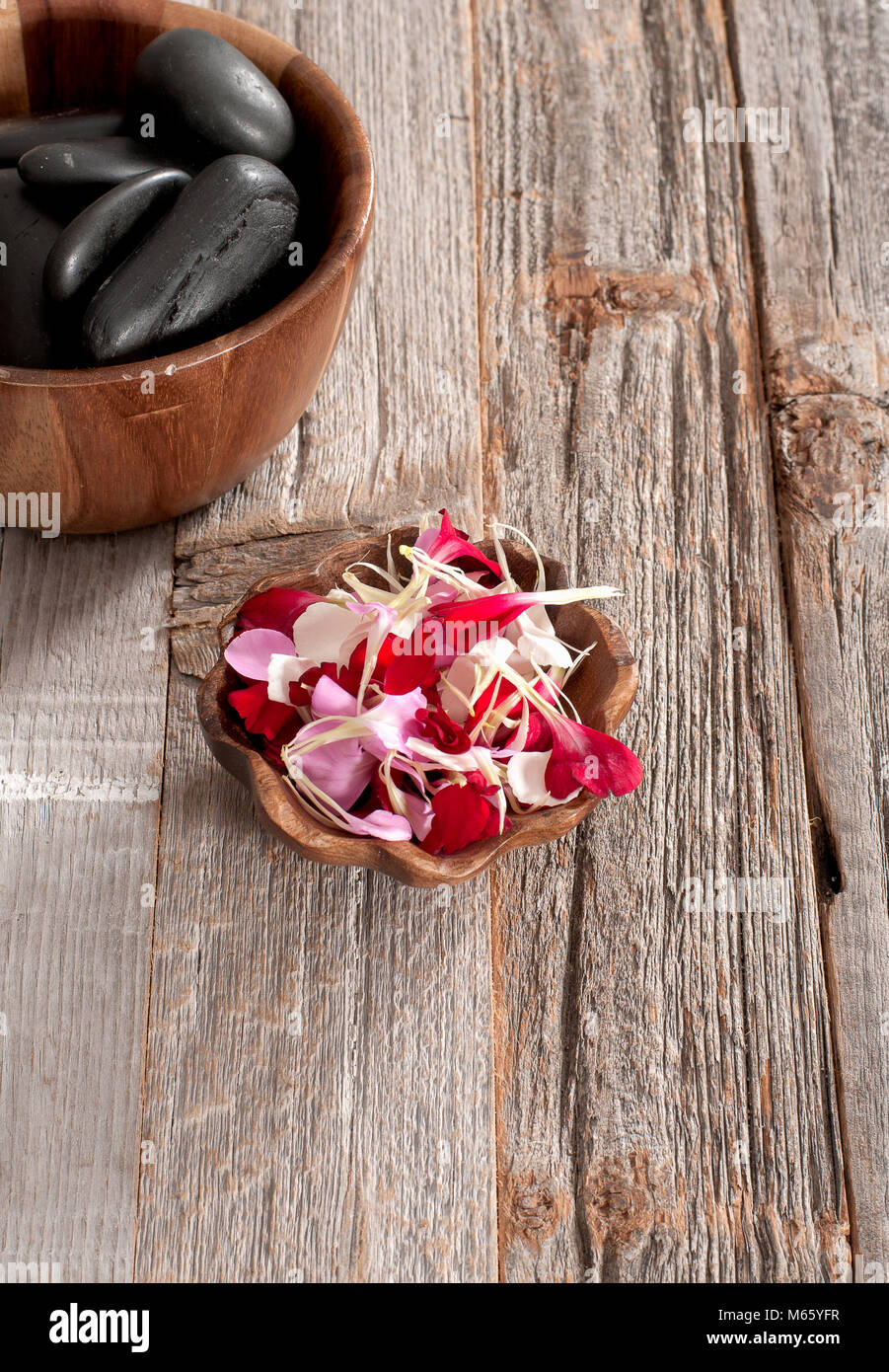 Hot stones japanese hi-res stock photography and images - Alamy