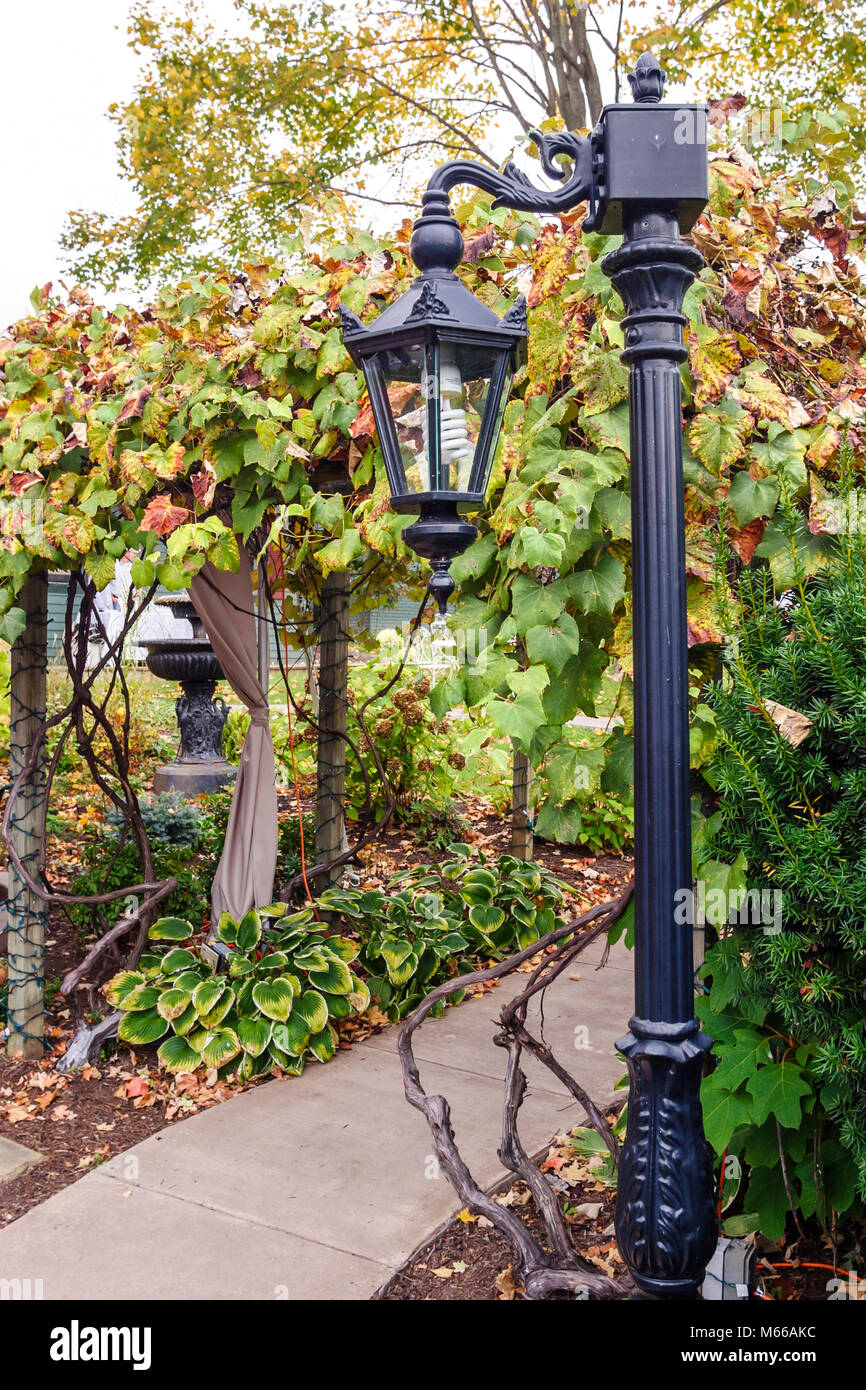 Lamp post design hi-res stock photography and images - Alamy