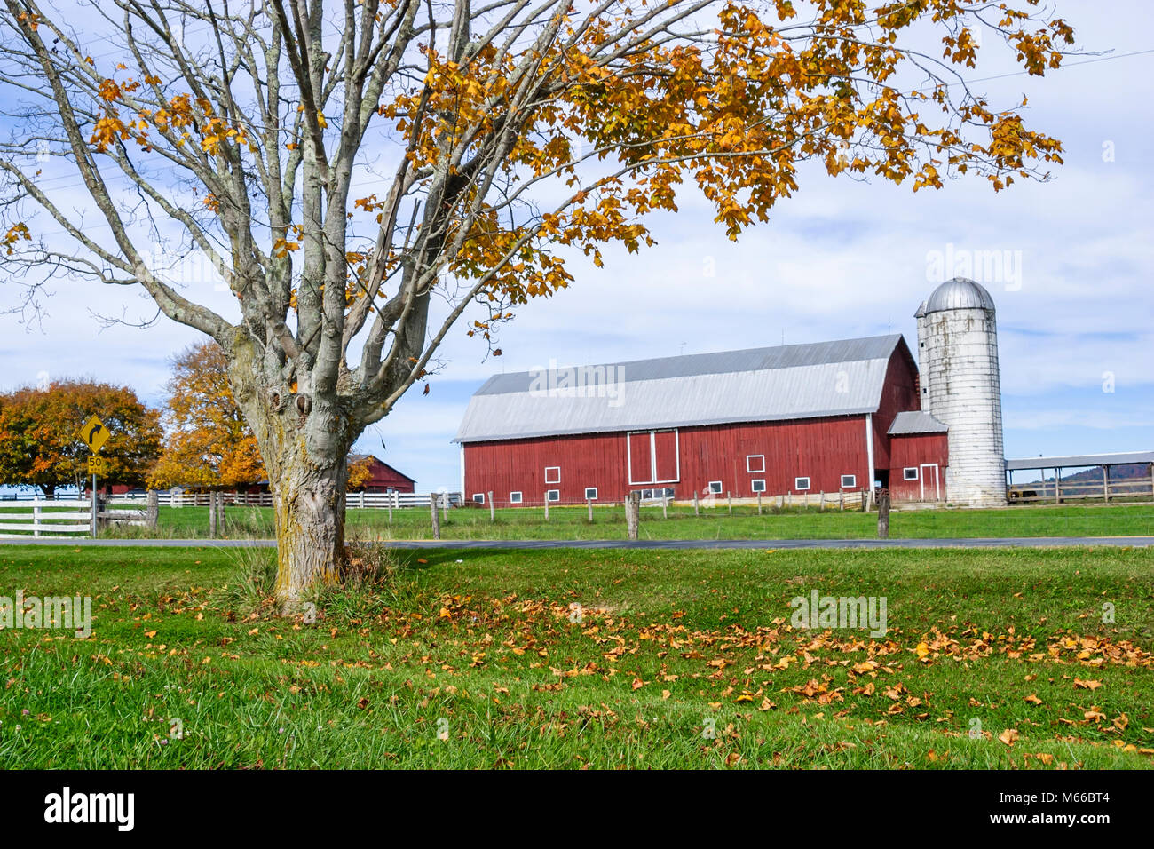 Lewisburg West Virginia,Appalachian Appalachia Allegheny Mountains,U.S. highway Route 60,red