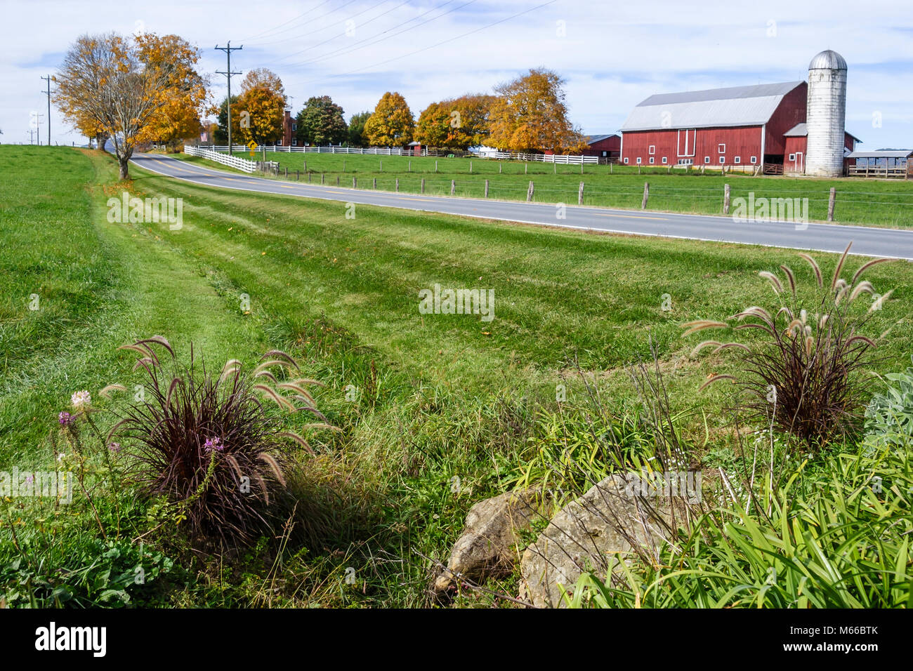 Lewisburg West Virginia,Appalachian Appalachia Allegheny Mountains,U.S. highway Route 60,red