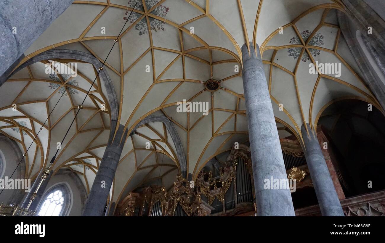 bilder von pfarrkirche maria himmelfahrt schwaz