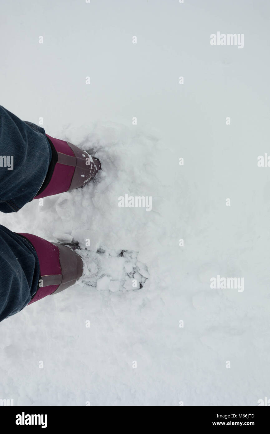 Lady in jeans and walking boots hi-res stock photography and images - Alamy