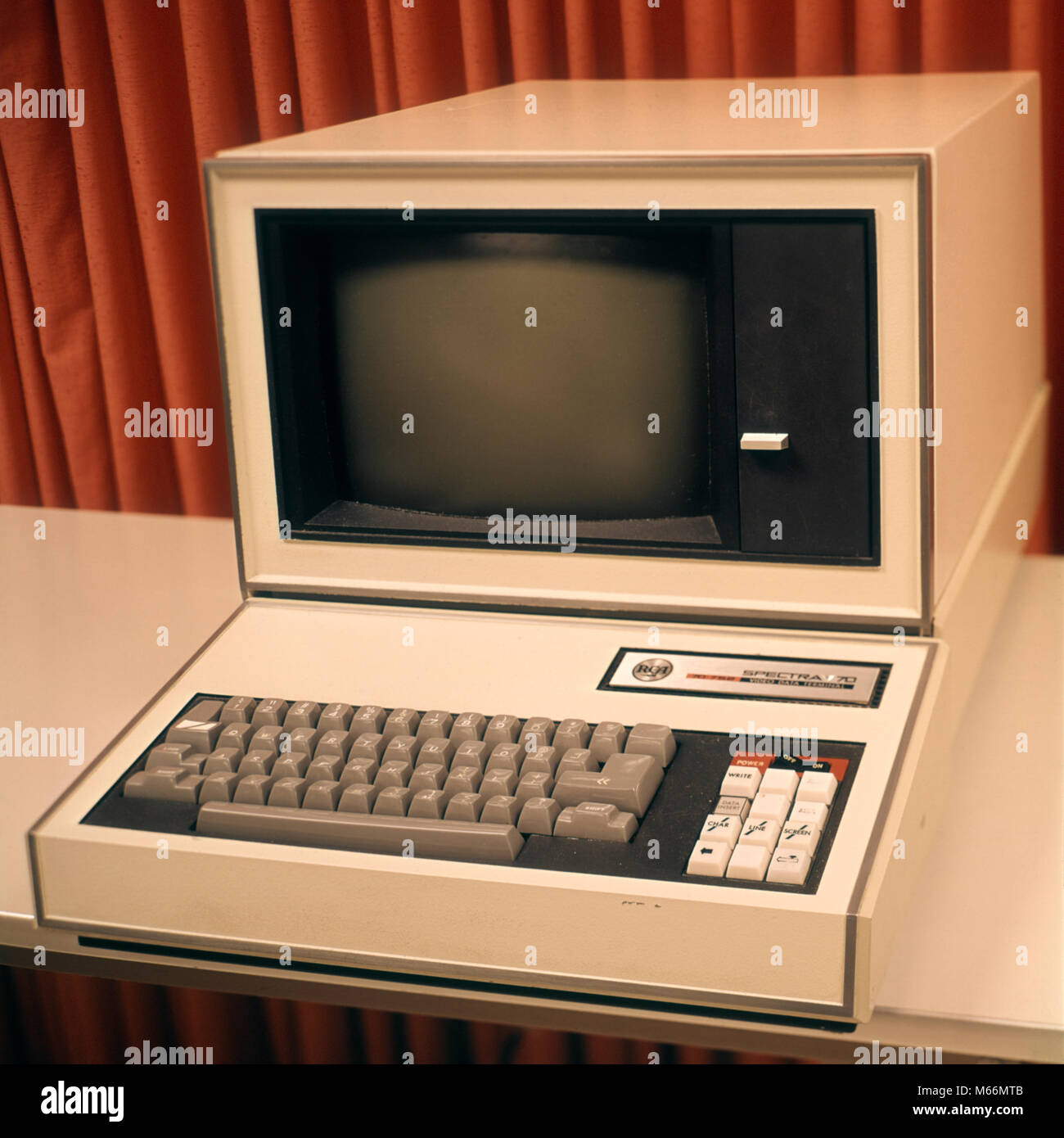 Retro computer printout hi-res stock photography and images - Alamy