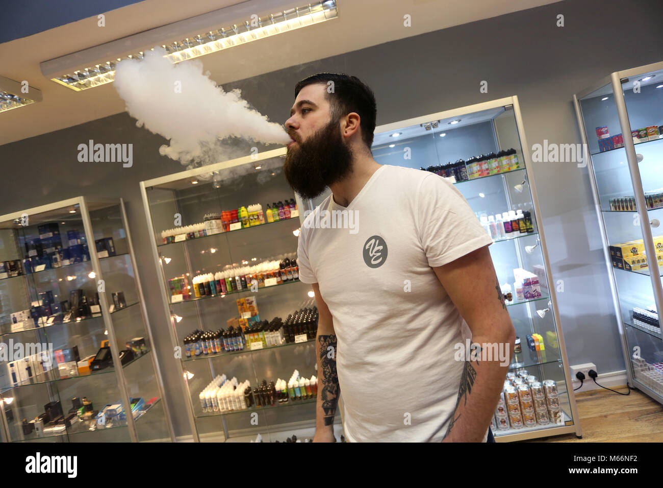 vape shops bognor regis Vuse Go Disposable Vapes 600/700/800 Puffs Now available at Our Store in Bognor  Regis 13 The Arcade PO21 1LH #Vape #smoke #tobacco #tobacconist #vapeshop  #bong #vaporesso #smok #shisha #cbd #grinder #headchef #raw # main image 1