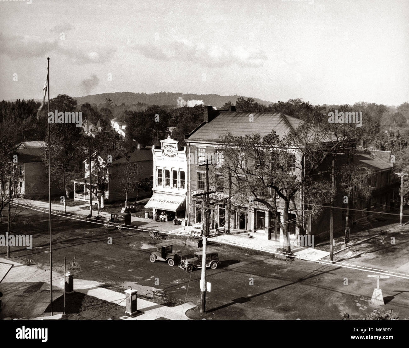 1920s SMALL TOWN STREET OLD SHAWNEETOWN ILLINOIS USA q74433 CPC001