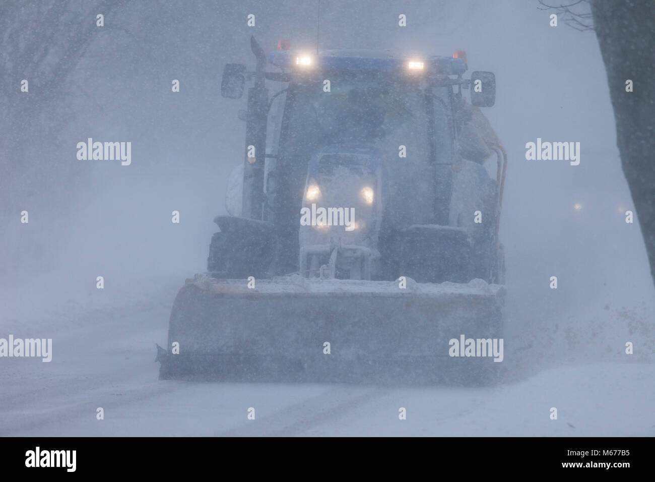Paramedic crews hires stock photography and images Alamy