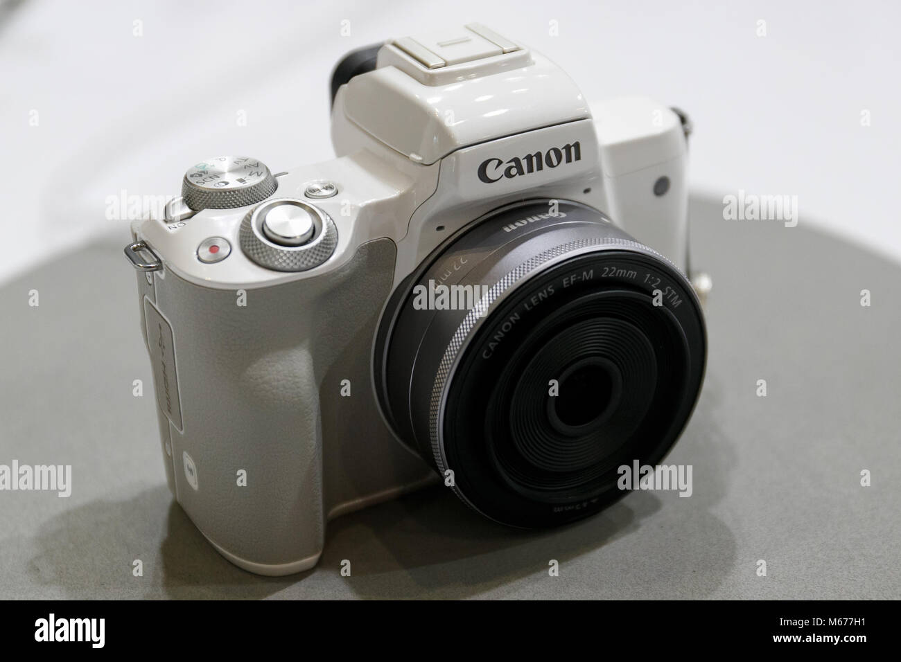 Yokohama Japan 1st Mar 18 The New Camera Canon Eos Kiss M On Stock Photo Alamy Yokohama Japan 1st Mar 18 The New Camera Canon Eos Kiss M On Stock Photo Alamy