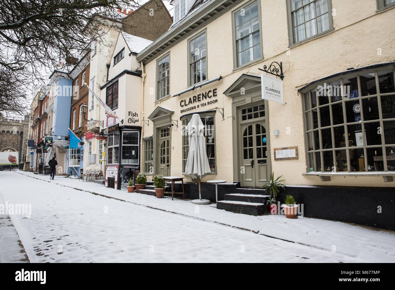 Windsor, UK. 1st March, 2018. UK Weather: Snow lies on a cobbled street in Windsor town centre. Local residents awoke to an overnight snowfall in Windsor, Berkshire, and have been warned to expect more snow from noon. Credit: Mark Kerrison/Alamy Live News Stock Photo
