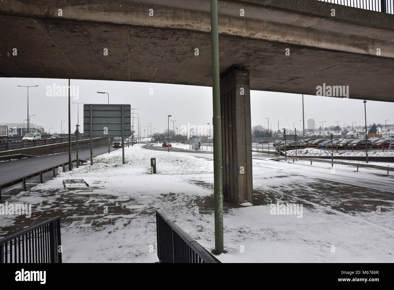 Staples Corner, London, UK. 1st March 2018. Snowy conditions at Brent