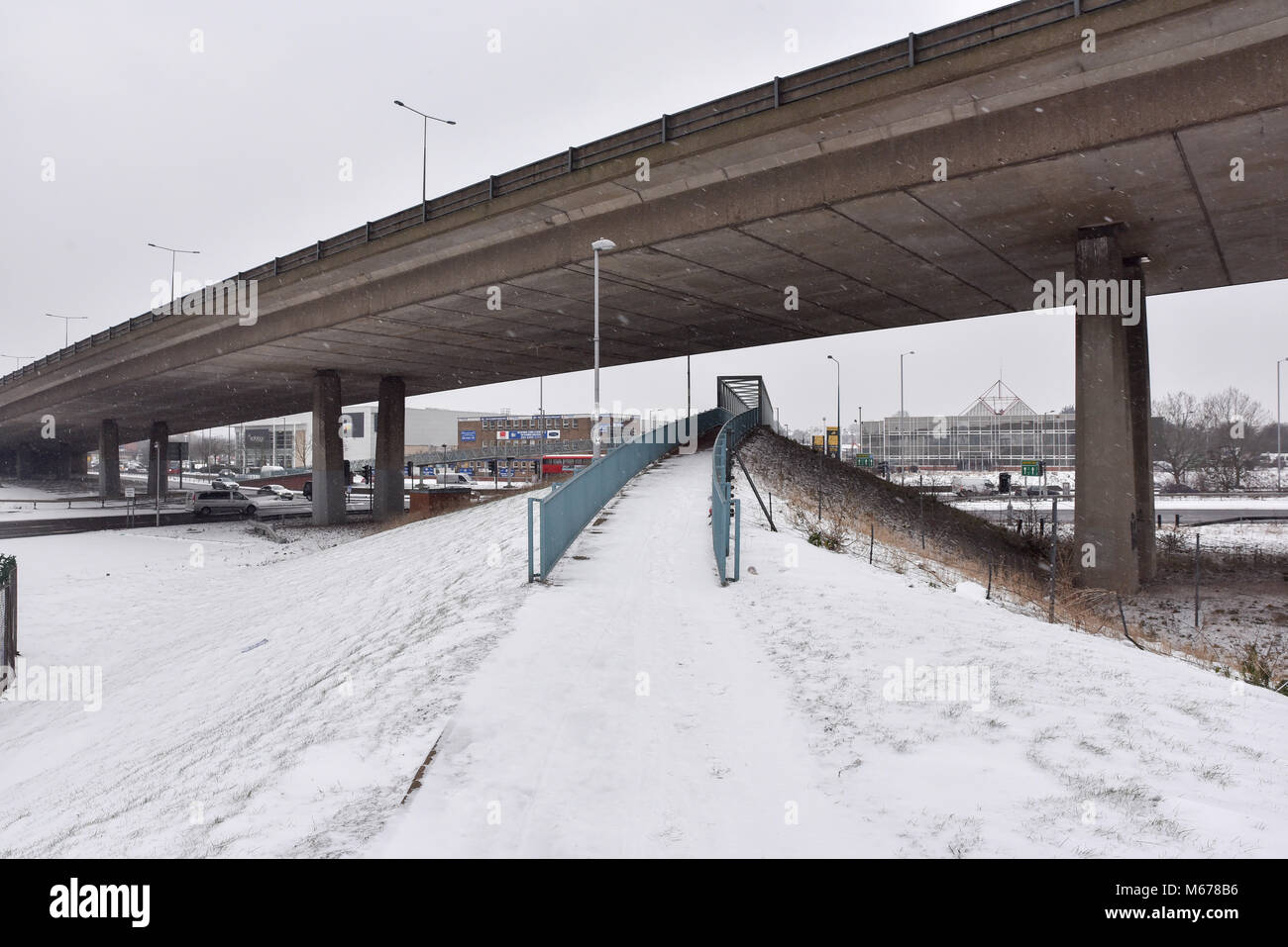 Staples Corner, London, UK. 1st March 2018. Snowy conditions at Brent