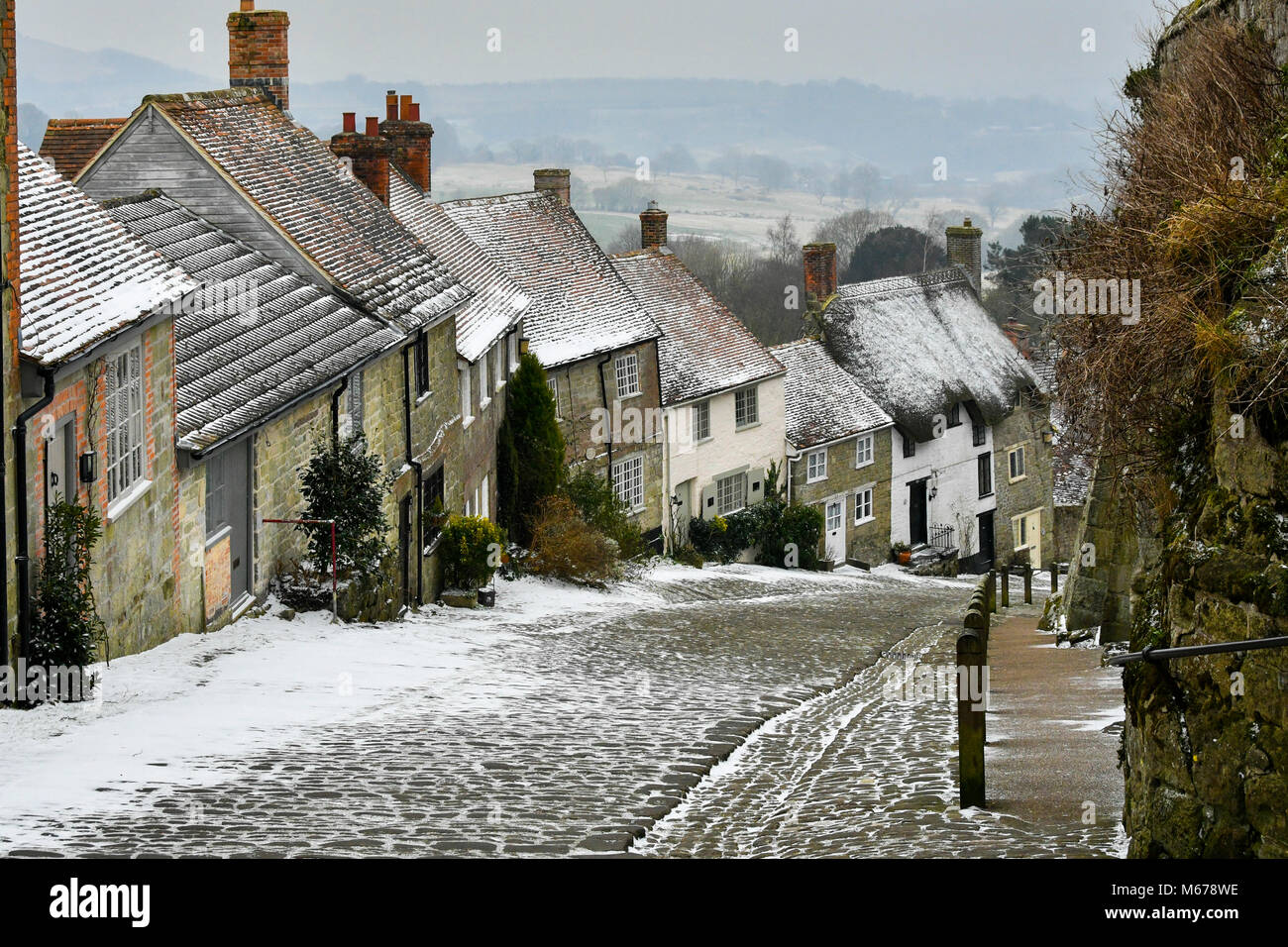 shaftesbury-dorset-winter-hi-res-stock-photography-and-images-alamy