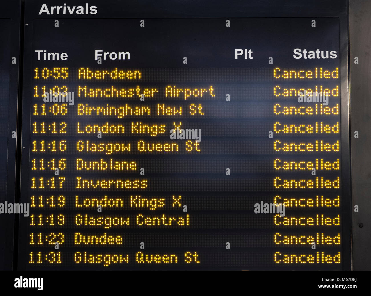 Edinburgh, Scotland, United Kingdom, 1 March, 2018. Heavy snowfalls continue across the city from the storm known as The Beast from the East. Most shops are closed and transport services have been cancelled. Pictured; Waverley Railway Station has seen most train services cancelled. Credit: Iain Masterton/Alamy Live News Stock Photo