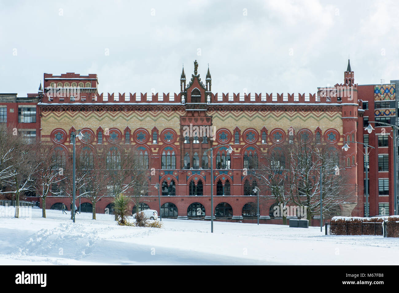 Glasgow, Scotland, UK. 1st March, 2018. Former Templeton carpet factory in a snowy Glasgow Green Credit: Tony Clerkson/Alamy Live News Stock Photo