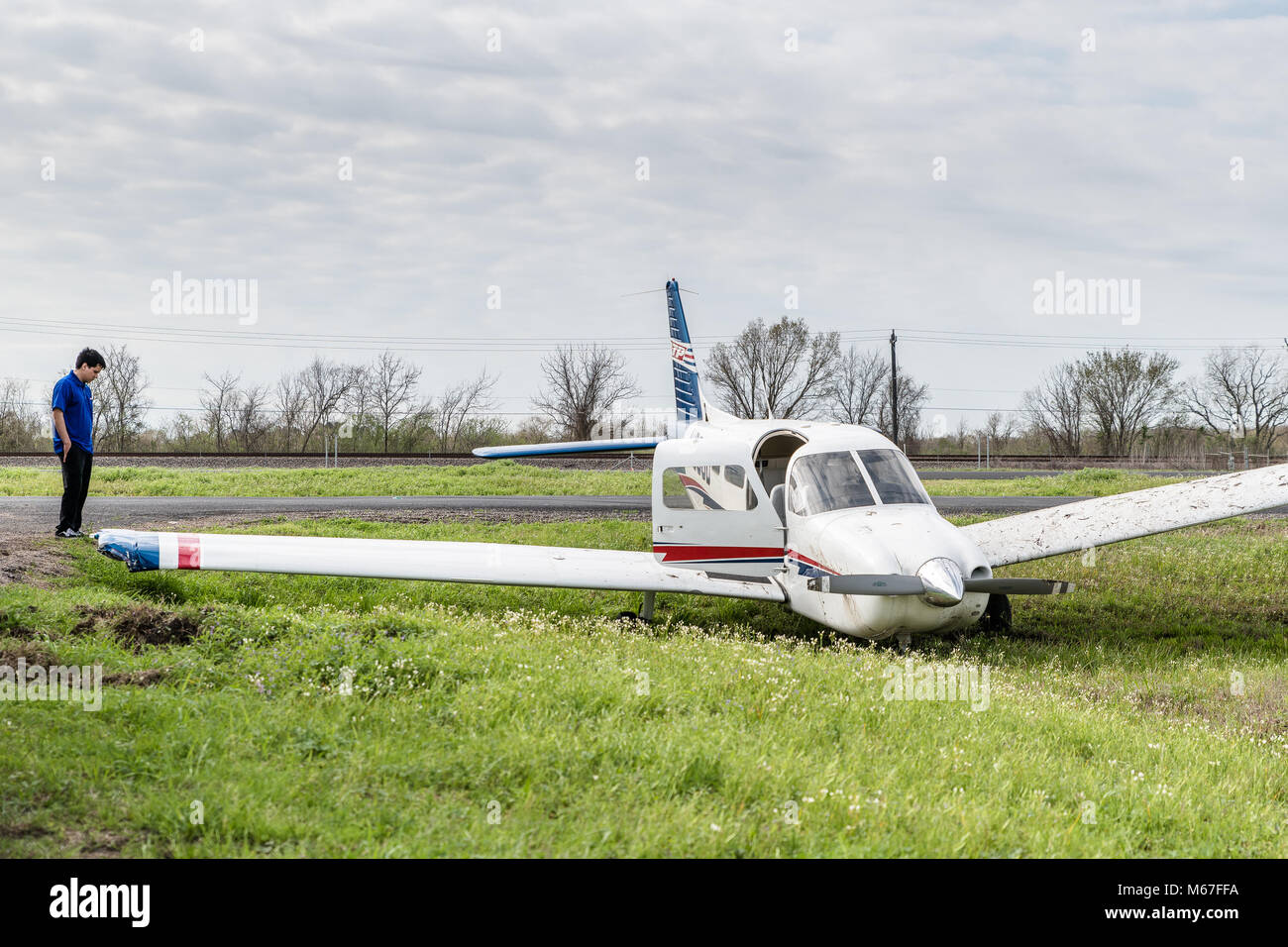ARCOLA, TEXAS March 1, 2018 Small general aviation aircraft skids