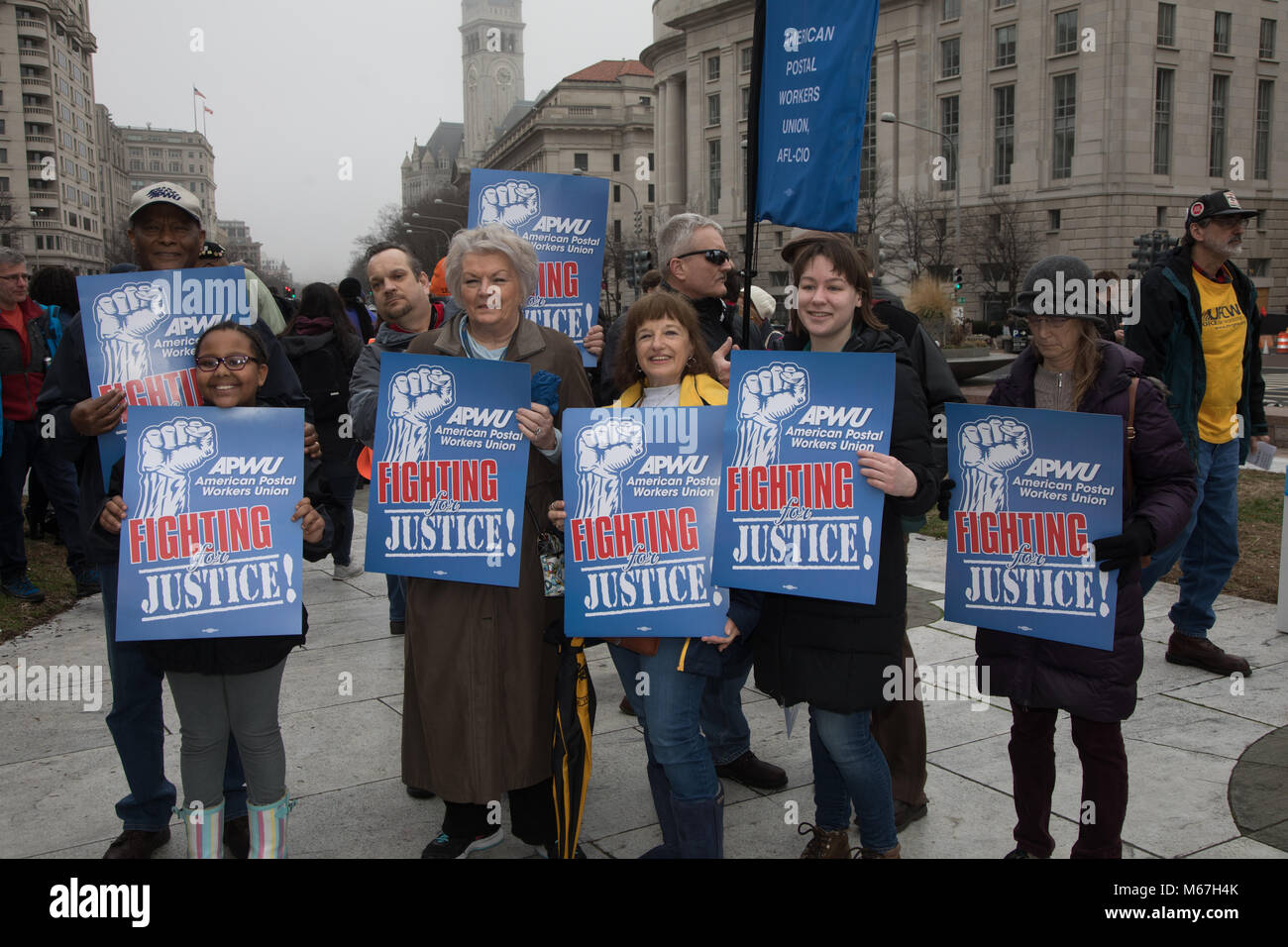 Members of the American Postal Workers (APWU) union and other union