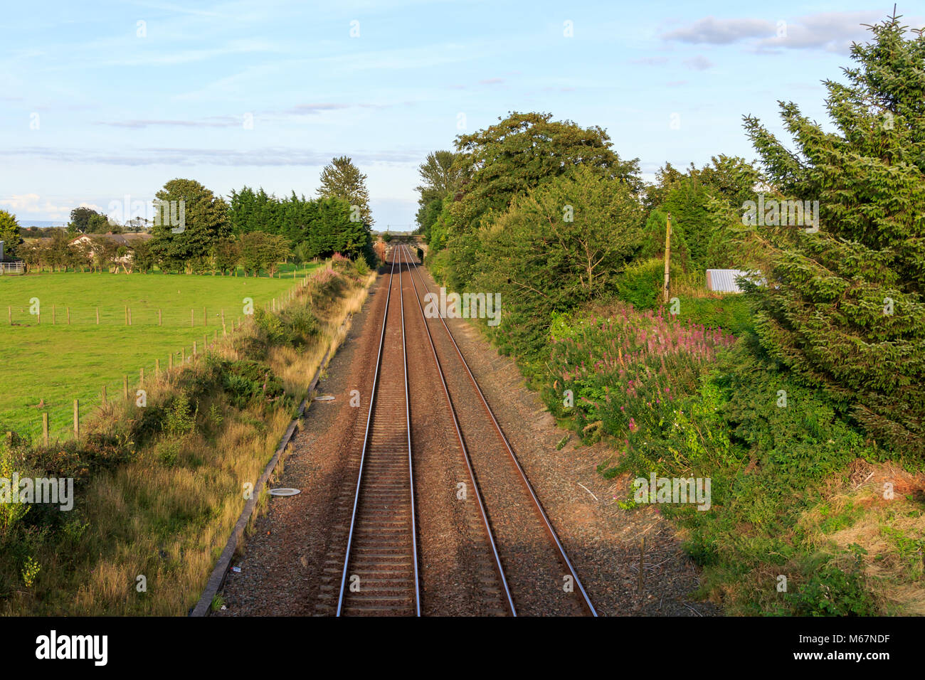 Train tracks into distance countryside hires stock photography and