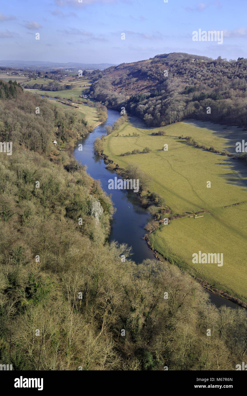 Rocks in river uk hi-res stock photography and images - Alamy