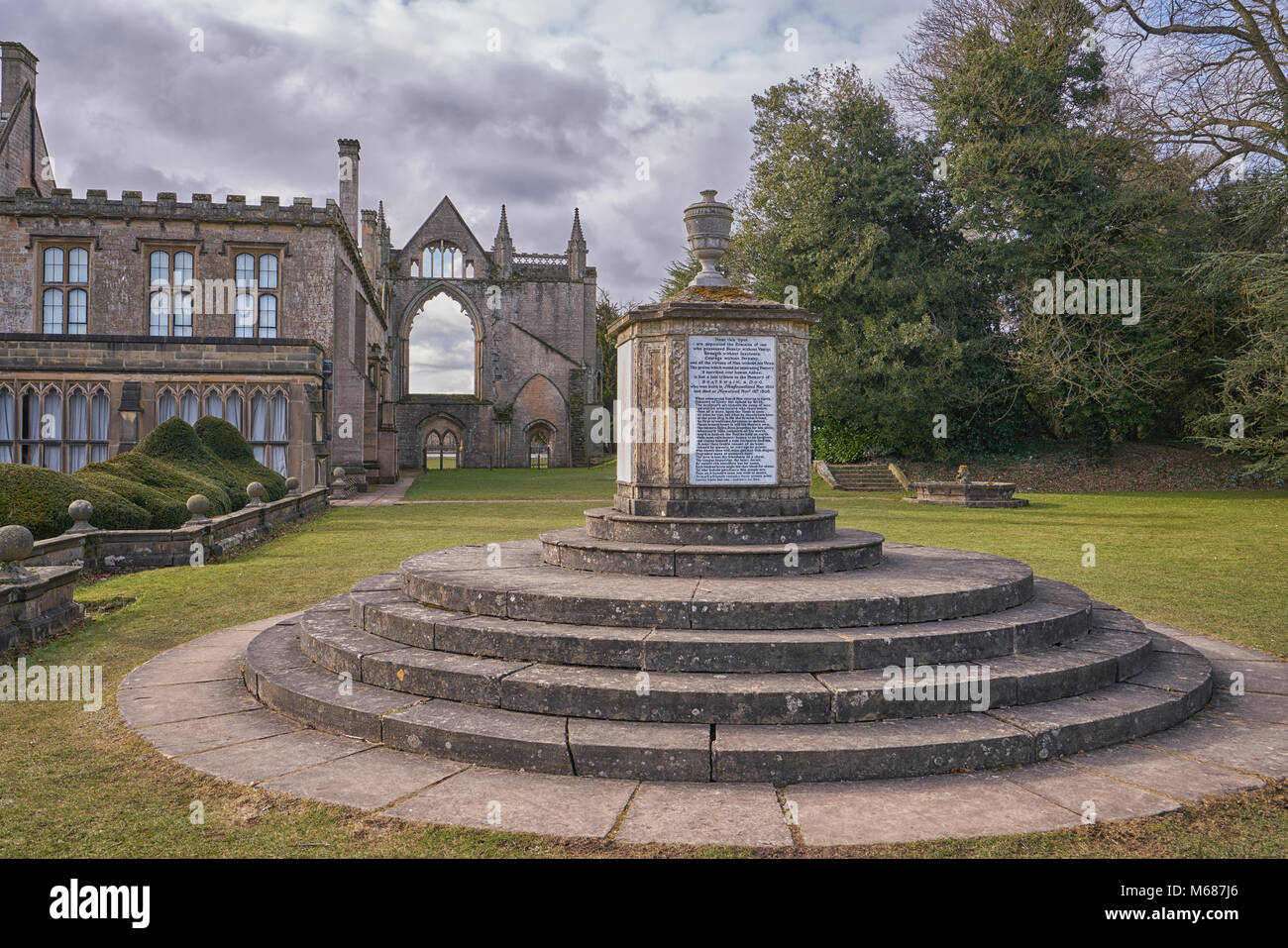 grave of lord byron's dog boatswain Stock Photo Alamy