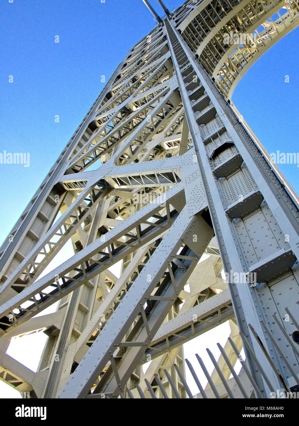 Detail of the Washington Bridge, a doubledecked suspension