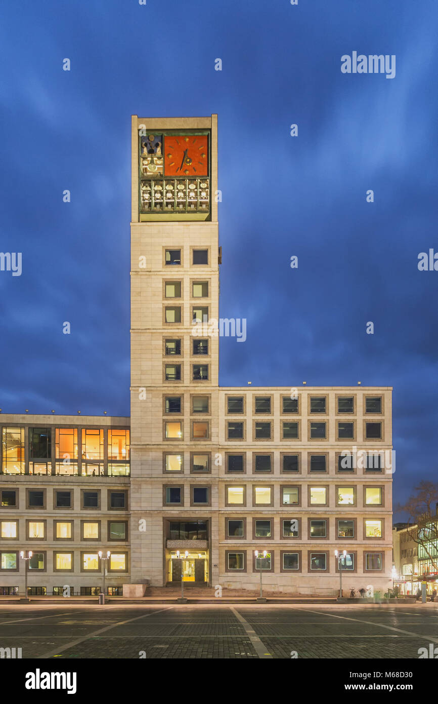 Stuttgart Town Hall at Night Stock Photo Alamy