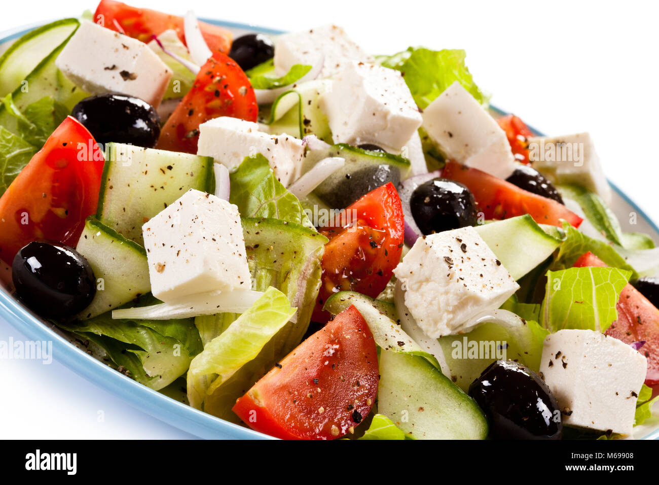 греческий салат какой сыр подойдет. сыр который добавляют в греческий салат. сыр моцарелла для салата греческий. греческий сыр фета. греческий салат с творожным сыром.