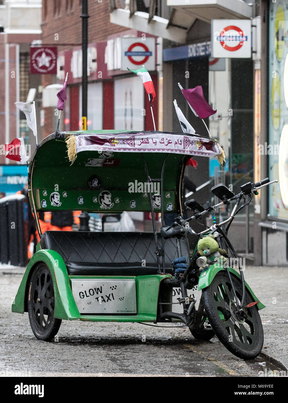 London, UK. 1st Mar, 2018. UK Weather: A Rickshaw sits in Oxford Street as Beast from the East weather continues at City of London, London, England on 1 March 2018. Photo by Andy Rowland. Credit: Andrew Rowland/Alamy Live News Stock Photo